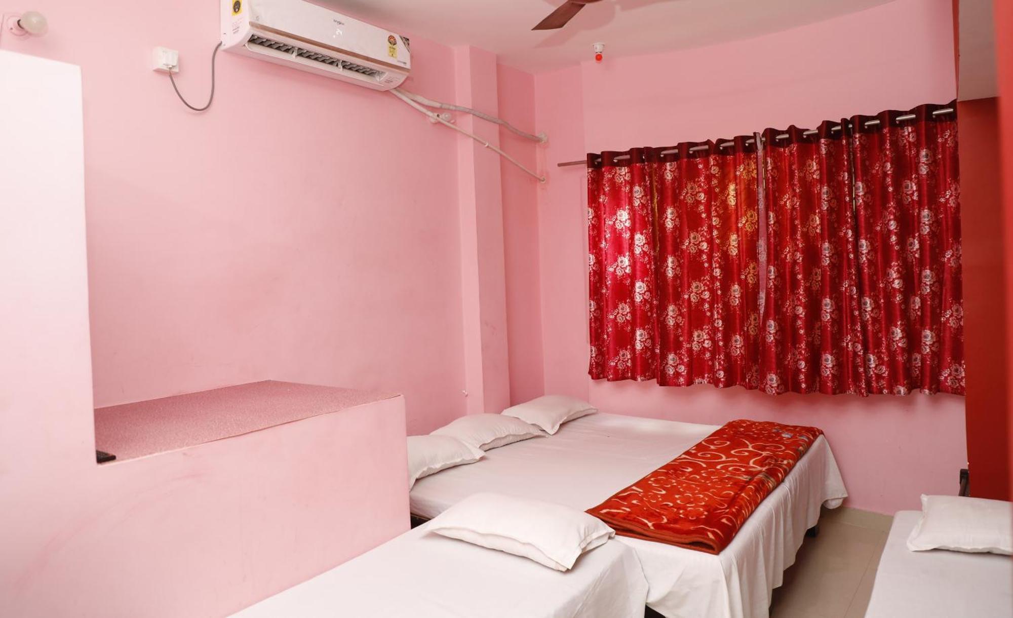 Shree Laxmee Narayan Paying Guest house