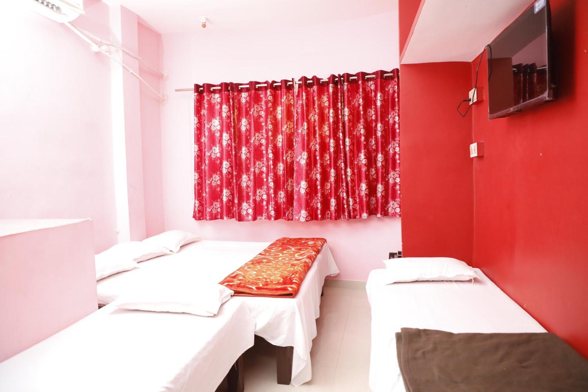 Shree Laxmee Narayan Paying Guest house *